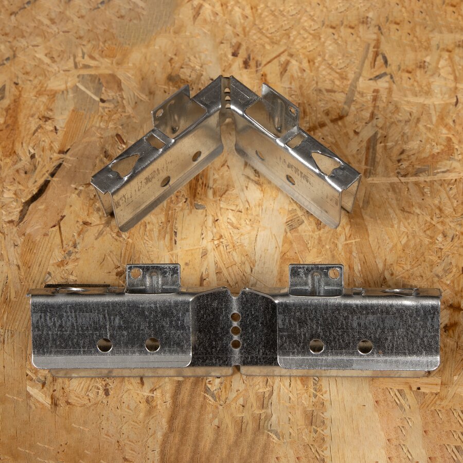 Die Metallecken werden flachliegend geliefert Die Metallecken werden flachliegend geliefert