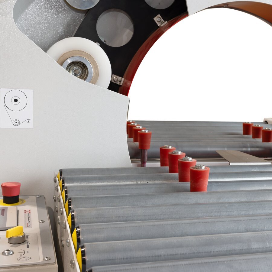 Mit Bedienpanel direkt am Rollband für einen guten Überblick Mit Bedienpanel direkt am Rollband für einen guten Überblick