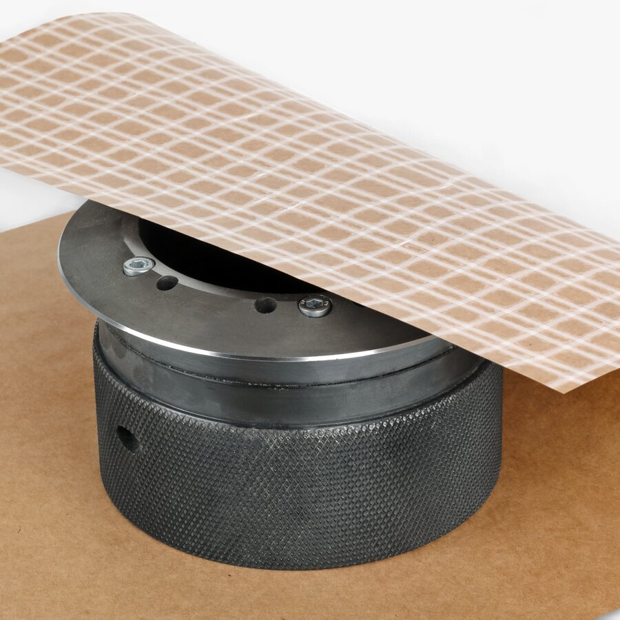 Schützt flexibel und individuell Packpapier in Anwendung