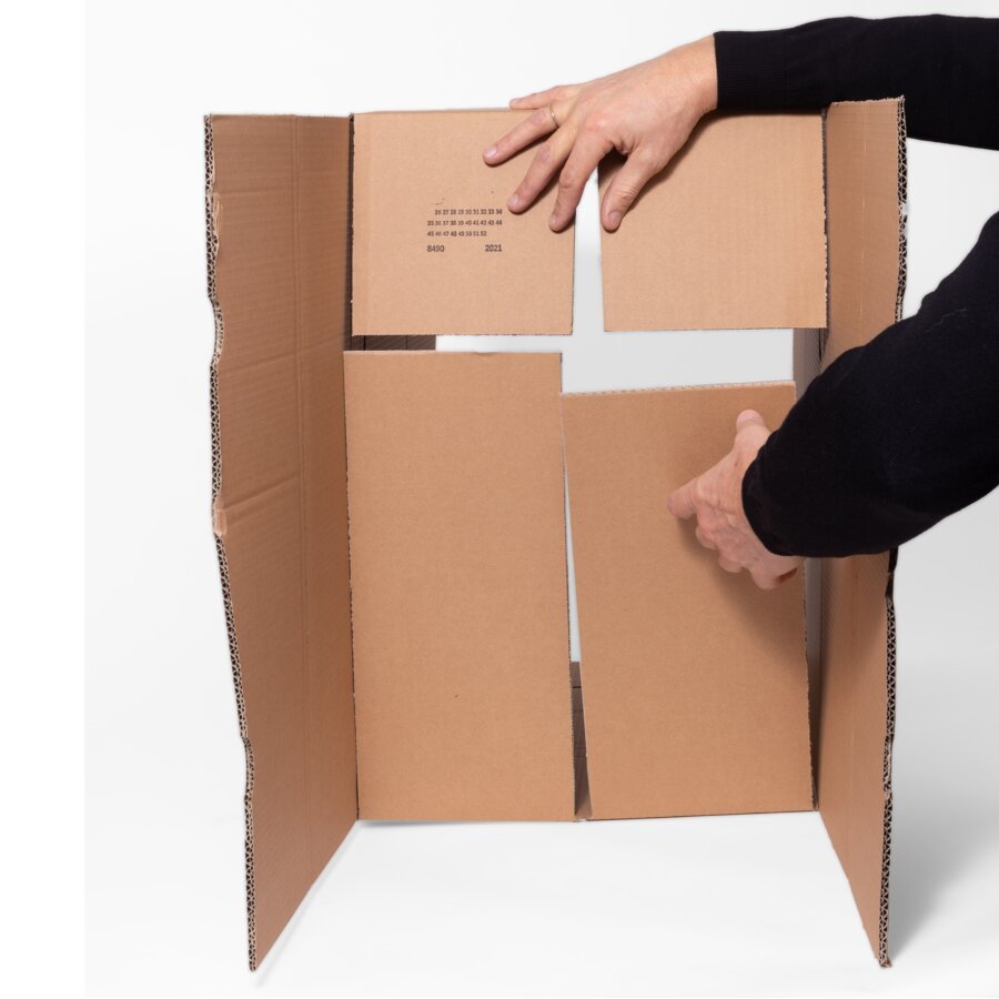 ...Boden-Innenklappen aufrichten... ...Boden-Innenklappen aufrichten...