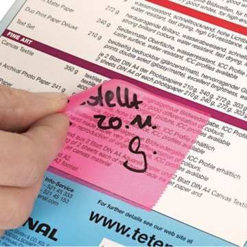 Die Notizzettel sind leicht und rückstandsfrei ablösbar