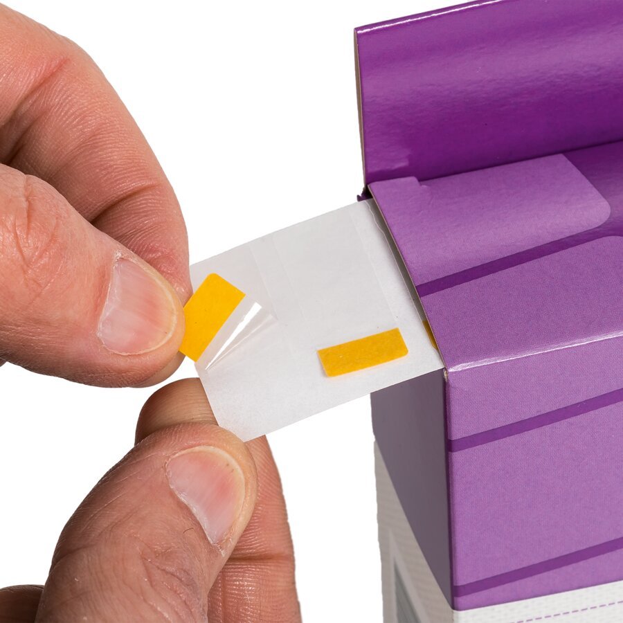 Den Folienstreifen einfach Stück für Stück aus der Box ziehen und das Klebsel ablösen ... Den Folienstreifen einfach Stück für Stück aus der Box ziehen und das Klebsel ablösen ...