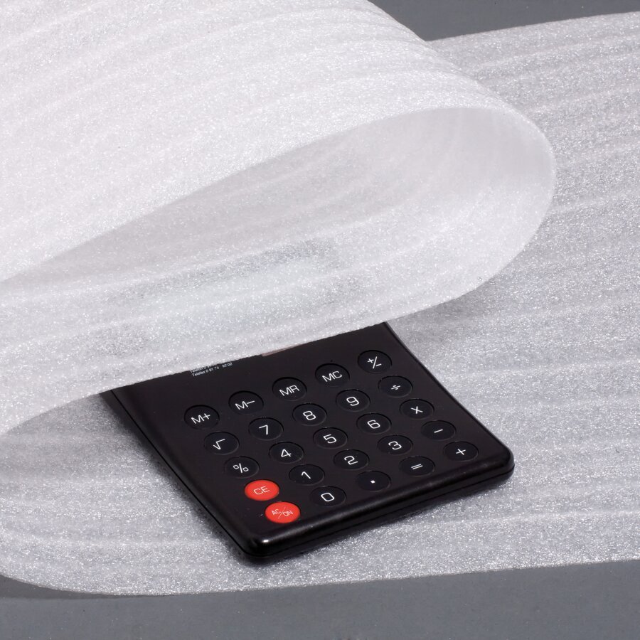 Das Material ist weich, sehr flexibel und schmiegt sich optimal an Ihr Packgut an Das Material ist weich, sehr flexibel und schmiegt sich optimal an Ihr Packgut an