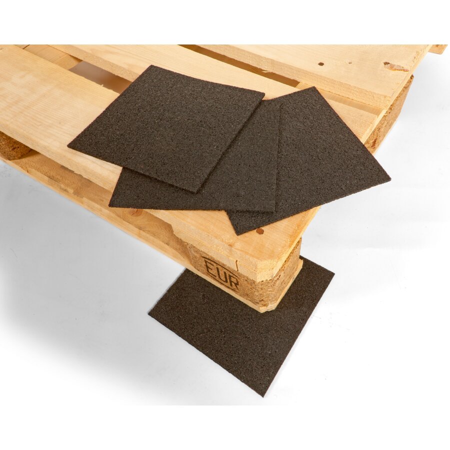 Ein Antirutsch-Pad-Zuschnitt unter jeder Ecke genügt, um die Palette zu stabilisieren Ein Antirutsch-Pad-Zuschnitt unter jeder Ecke genügt, um die Palette zu stabilisieren