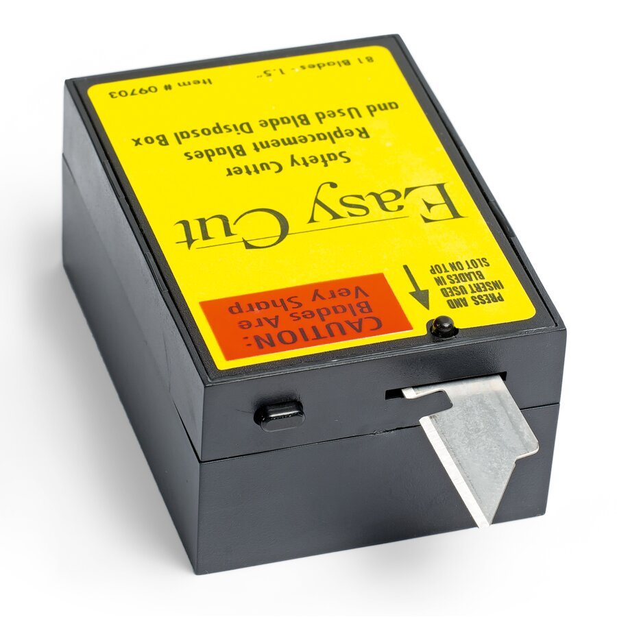 Mit Sicherheitsriegel und Entsorgungsfach mit Sperrfunktion für eine sichere Entnahme der Klingen Mit Sicherheitsriegel und Entsorgungsfach mit Sperrfunktion für eine sichere Entnahme der Klingen